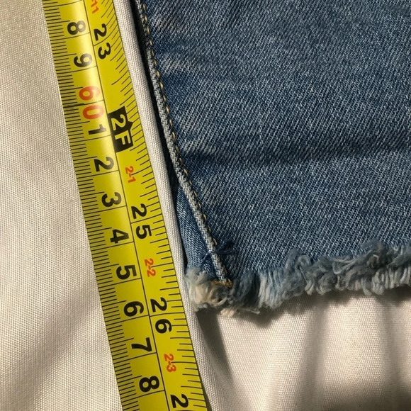 Levi’s Wedgie Skinny button fly cropped leg with fringe light wash size 16W - Picture 5 of 11